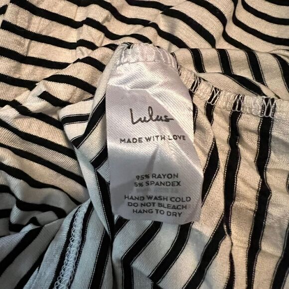 NWT! Lulus striped long sleeve cropped tee - Picture 5 of 9